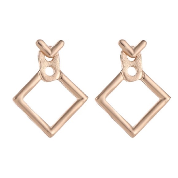 NEW!💙💎MINIMALIST!💛GOLDEN💛V SQUARE💛STUDS!💎💙 - Picture 7 of 8